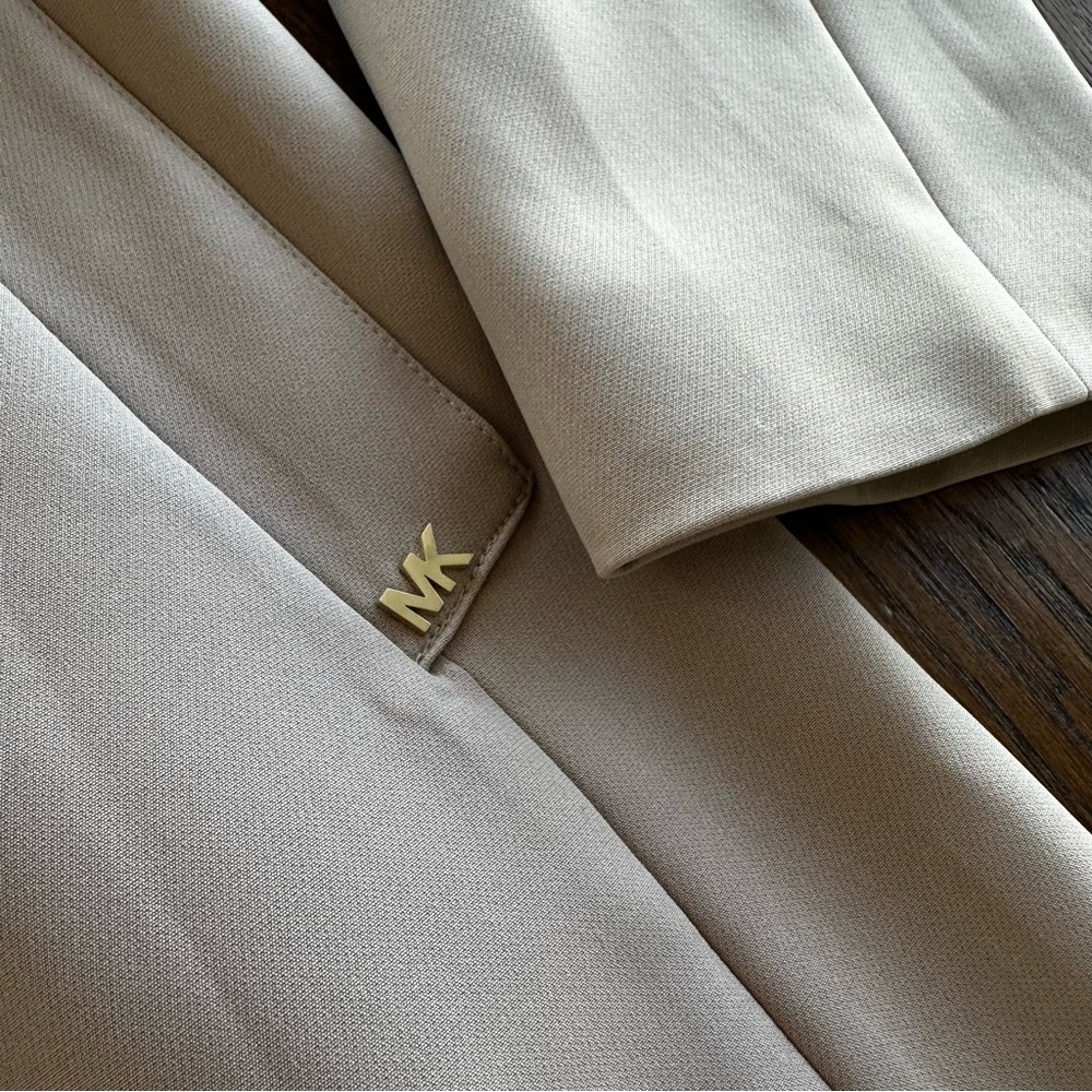 MICHAEL Michael Kors Light Beige Camel Tan Trench Coat with Belt - Picture 5 of 14